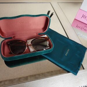 Like New Authentic Gucci Tortoise shell and Gold Sunglasses